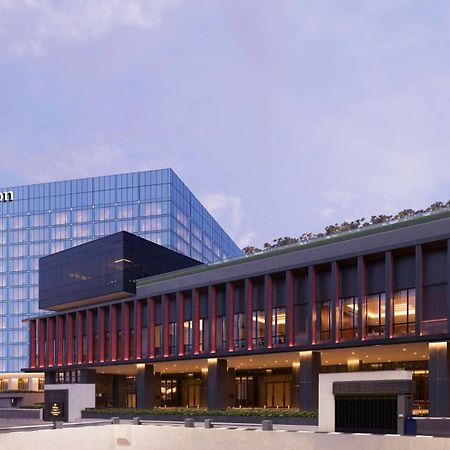 Hilton Bengaluru Embassy Manyata Business Park Otel Dış mekan fotoğraf