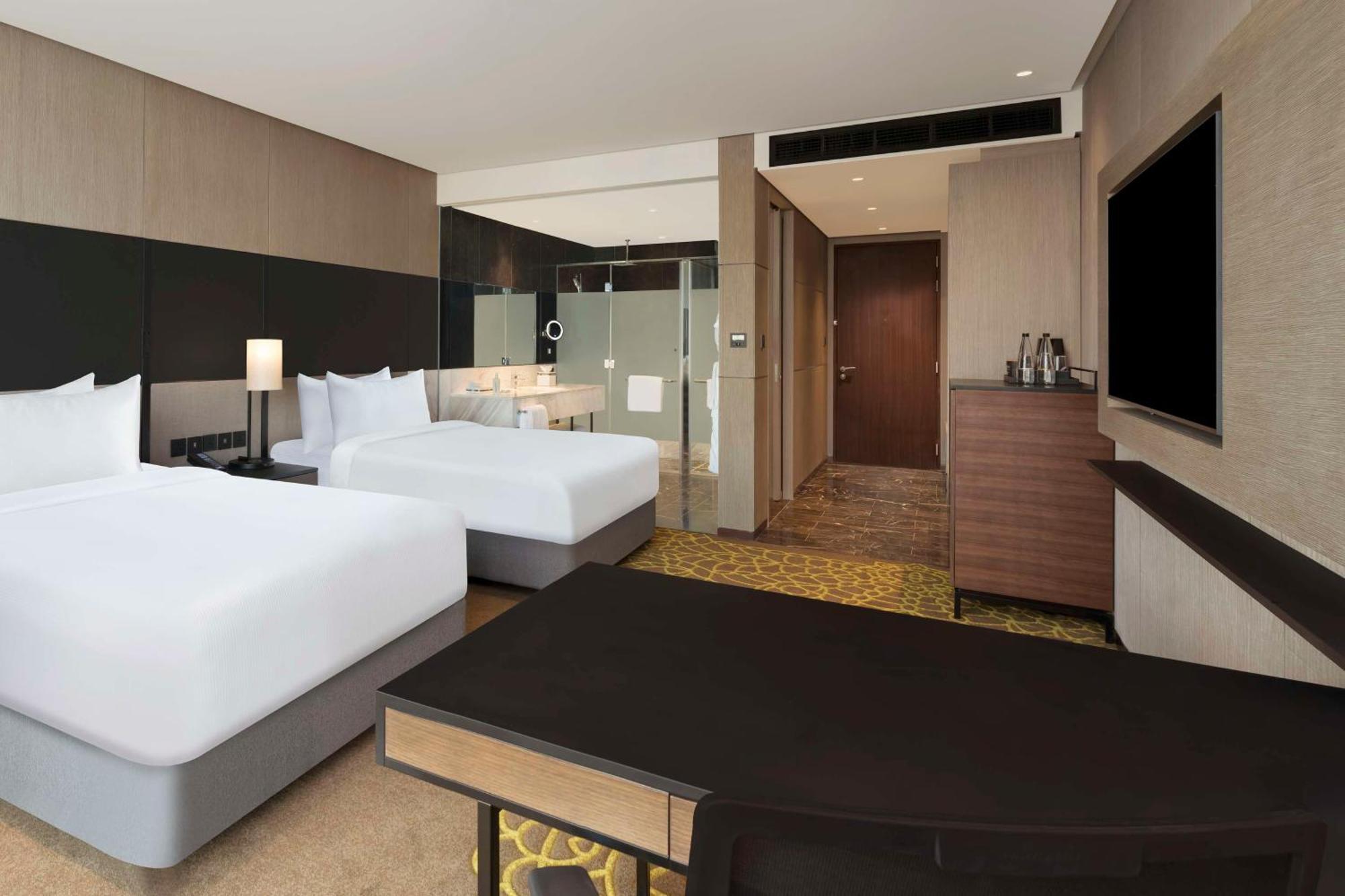 Hilton Bengaluru Embassy Manyata Business Park Otel Dış mekan fotoğraf