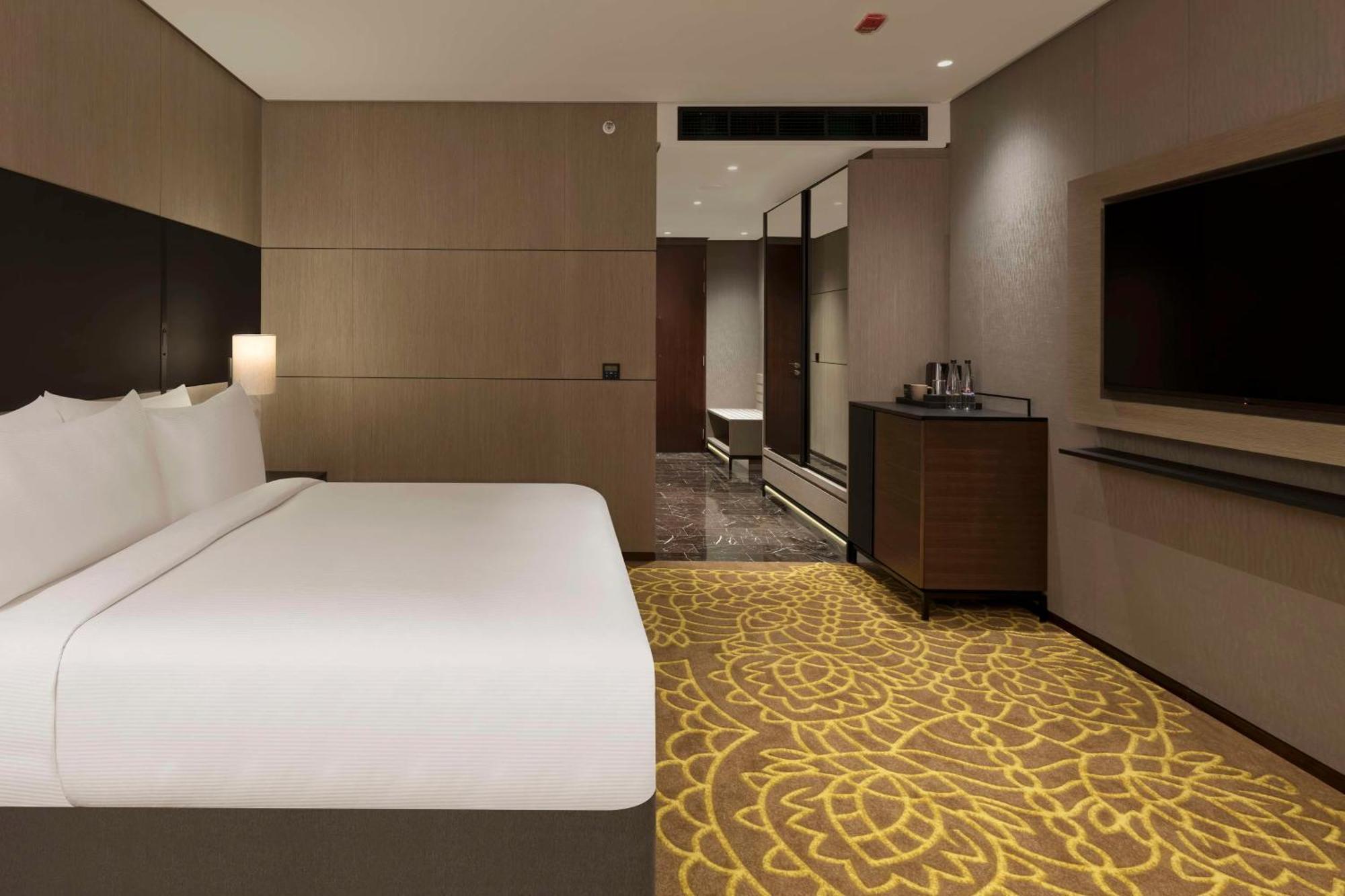 Hilton Bengaluru Embassy Manyata Business Park Otel Dış mekan fotoğraf