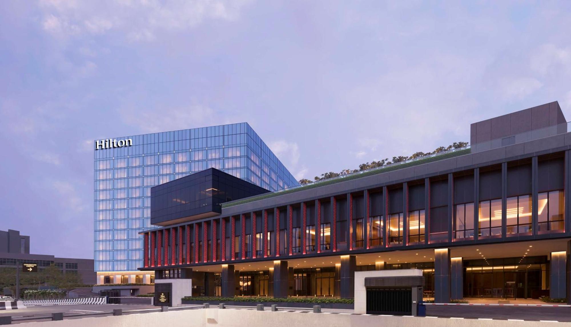 Hilton Bengaluru Embassy Manyata Business Park Otel Dış mekan fotoğraf