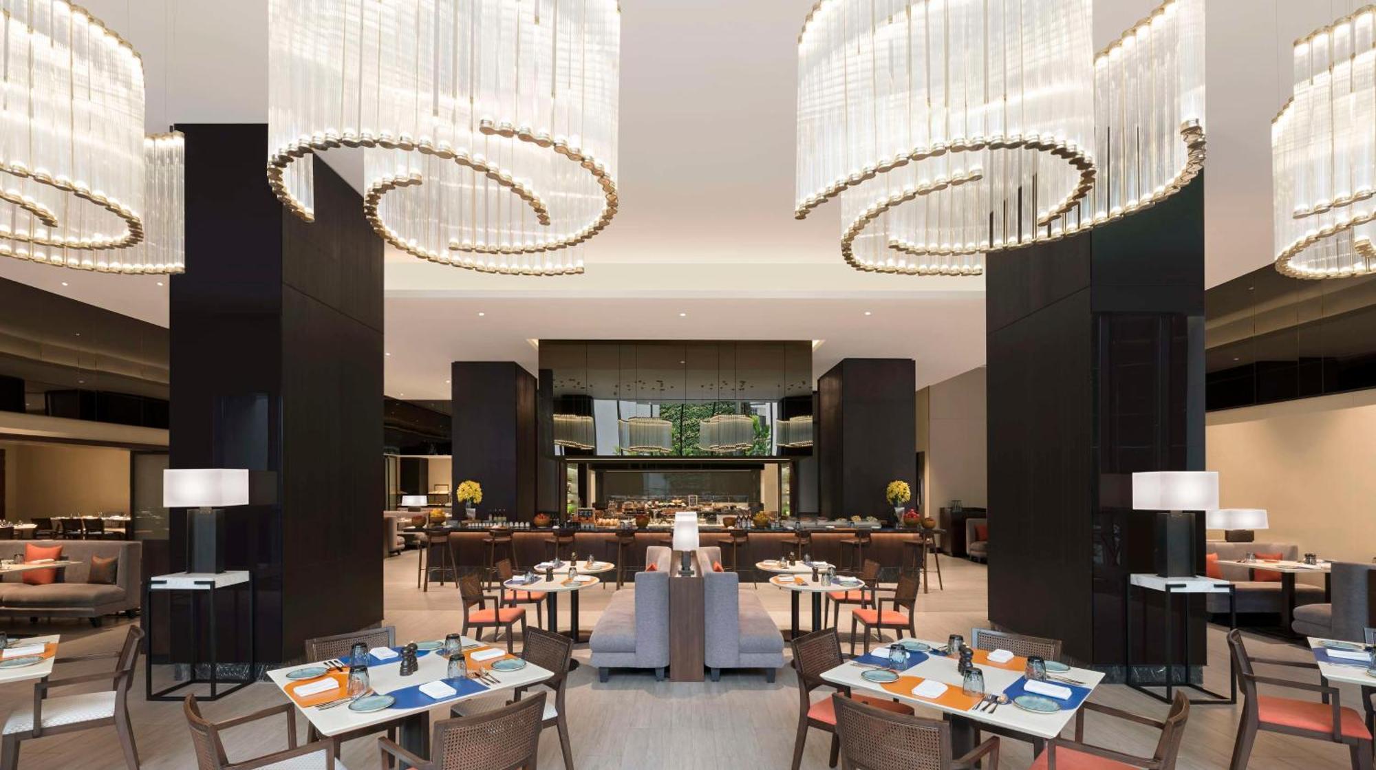 Hilton Bengaluru Embassy Manyata Business Park Otel Dış mekan fotoğraf