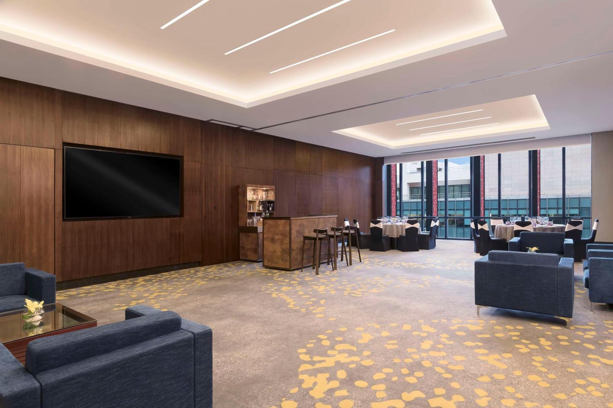 Hilton Bengaluru Embassy Manyata Business Park Otel Dış mekan fotoğraf
