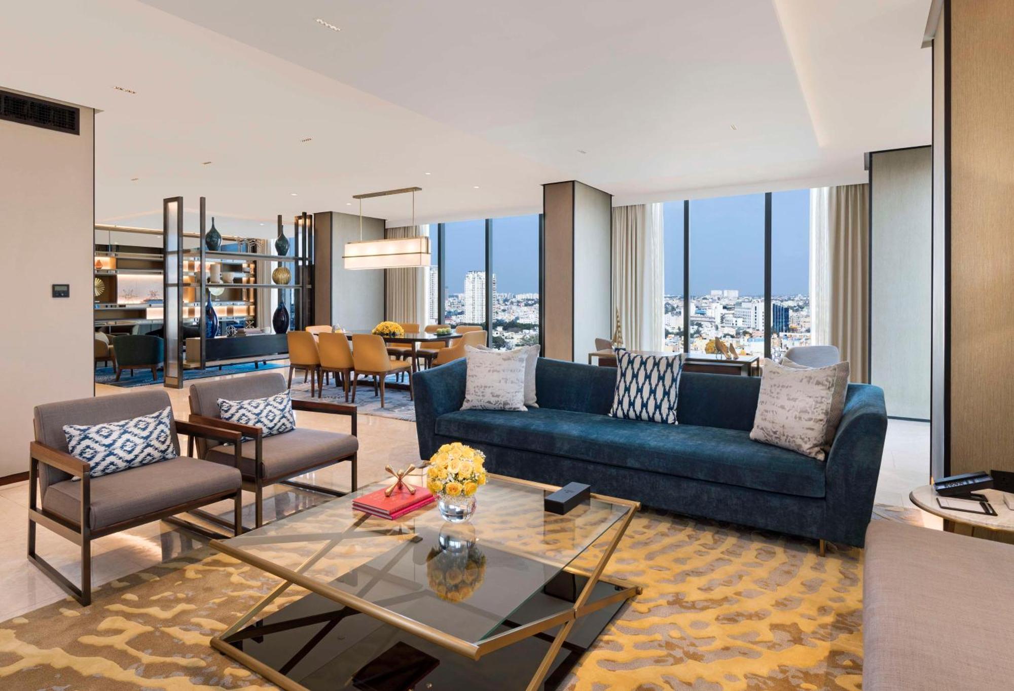 Hilton Bengaluru Embassy Manyata Business Park Otel Dış mekan fotoğraf