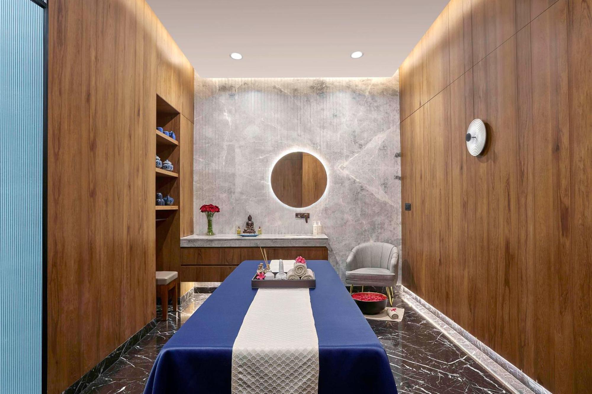 Hilton Bengaluru Embassy Manyata Business Park Otel Dış mekan fotoğraf